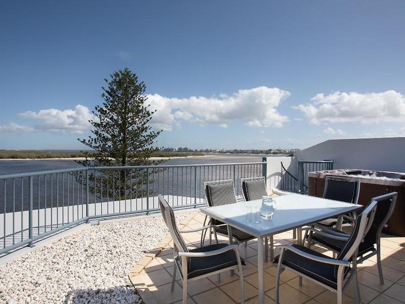 FFADAF7BF2FD456B09BAAE19D3169C91