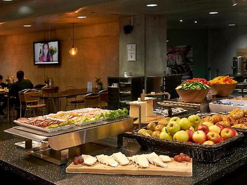 C136E1FDEE906491A92A7F8A47F78B04