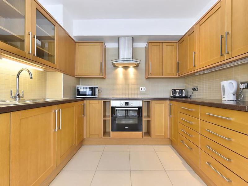 6B9D220EE308DAF1098D10353F3129B9