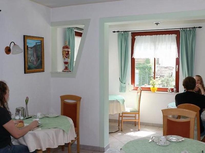 7054CAC4106E6AE6B1A4FED33FDC6872