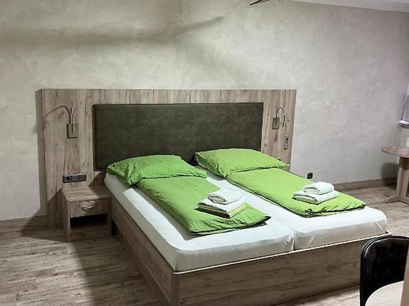 AFF5FC871A6FA35DE62BF8528E298A24