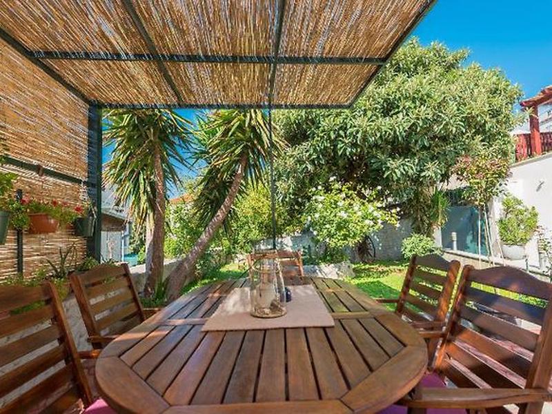 BF7DA086A519589A2832EFD65F44B763