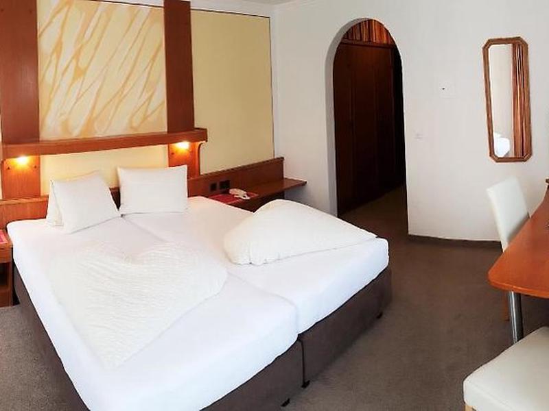 2FE6E49F892A48798B01DAD9C78D78B8