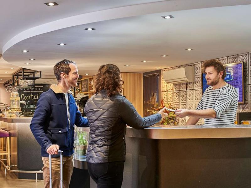 81583318D04109452F4E17EBE600A919