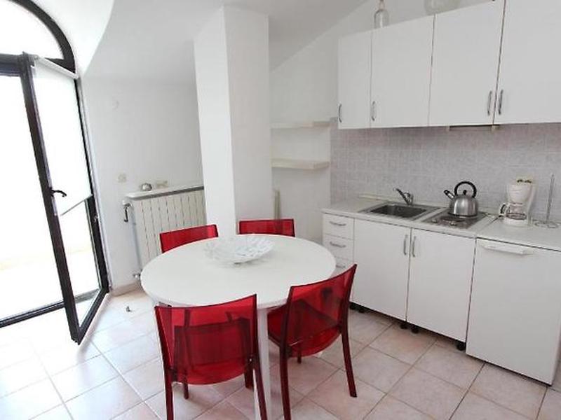 995692FE411C0C5EB3F9D73856B57732