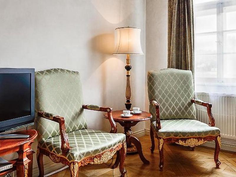 7945807CF23BB853CE86A14AA21E1594