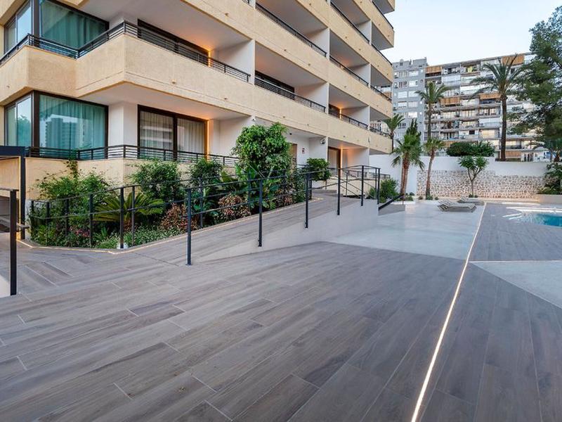 1AF61E352F0F1439A5F3C70653A21DDD