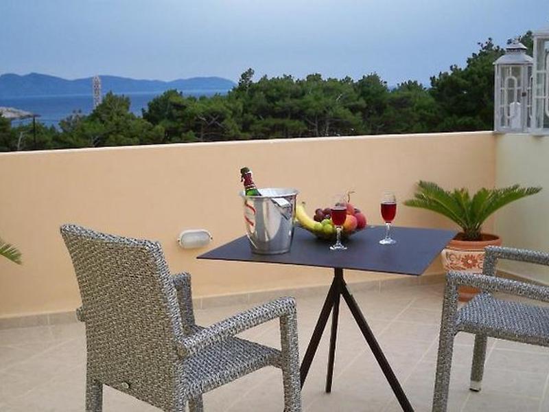 B640DBB458501227DCCDE755EAA4D77B