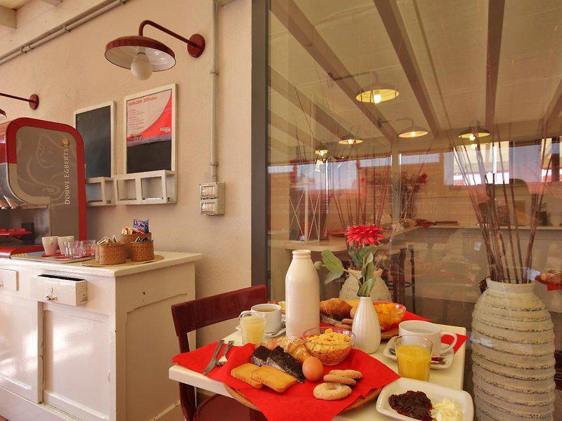 731FE40A3B64F47AC12A0091D3A8357E