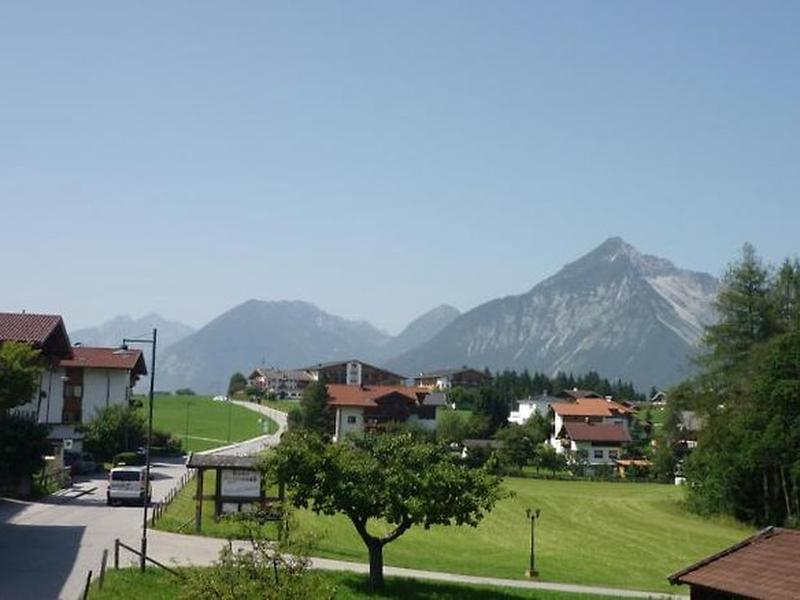 084C1BD3FD586D793F9106104BDD49B9