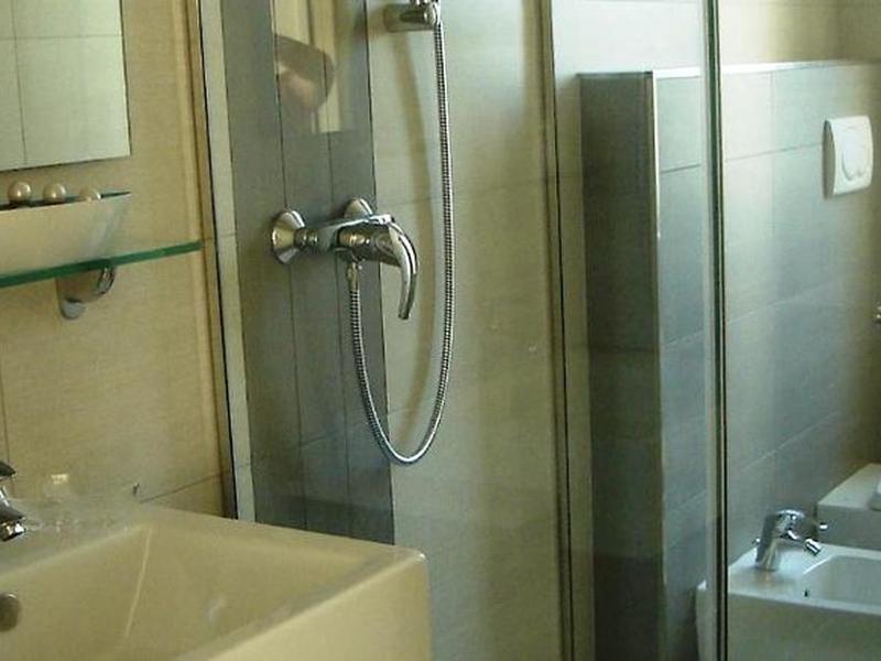 6B89518E24BE5261057C2112B779A86F