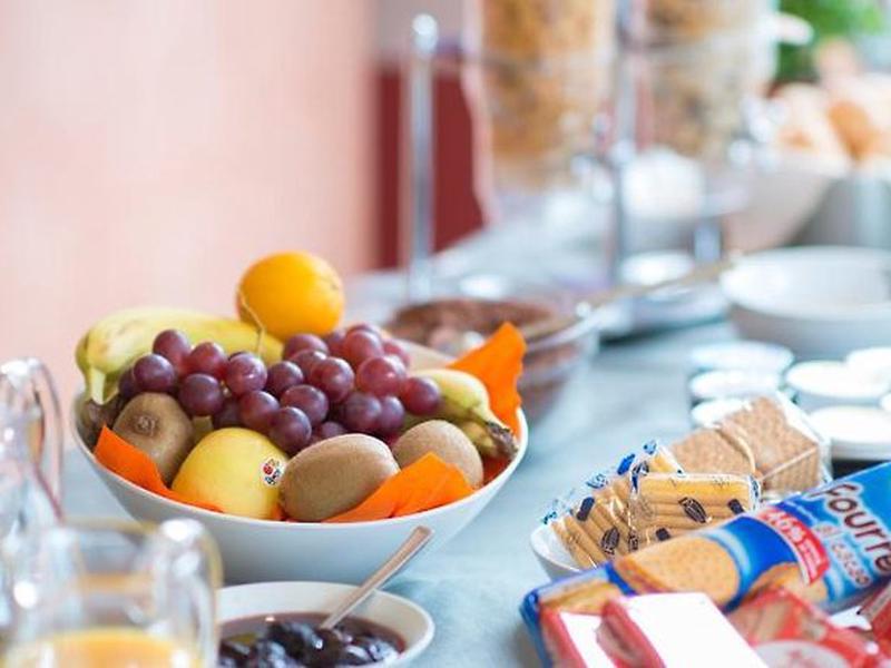 7F7CD7183829BF80E0A554E2EDA91E10