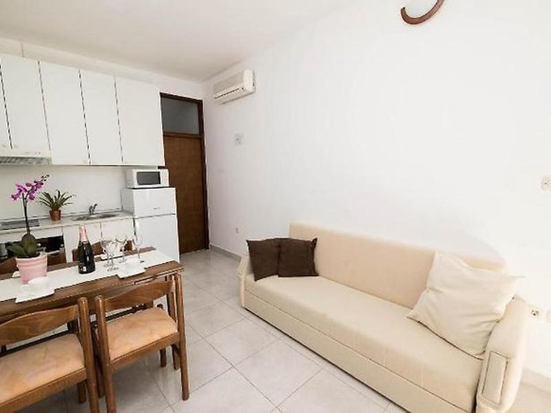 7F63FEFF12AB4D58D09BE303D87F94D0