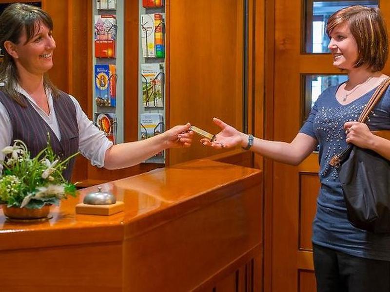 1C96A95CC5BFE60326CF2BB6D9ED6754