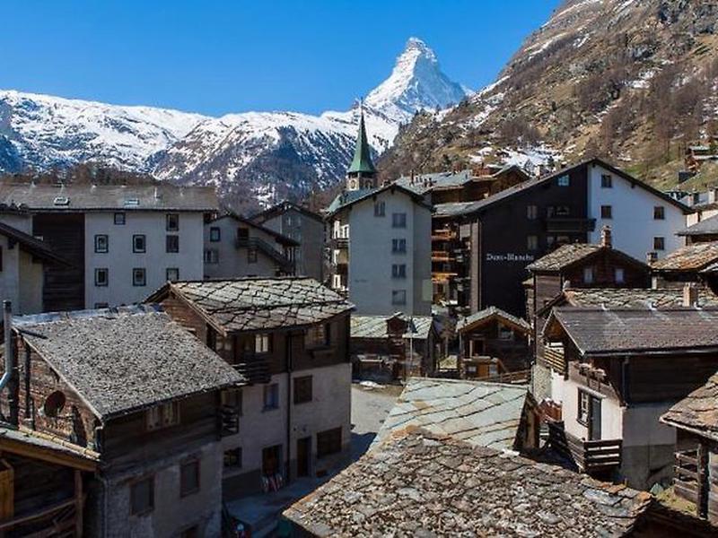 E3AAC8B38477E9F395412319DAF0AC7B