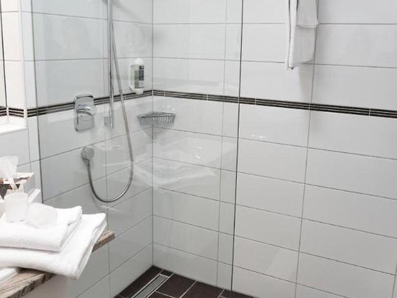 4855C3E25BD7D2536461F6831574AA3A