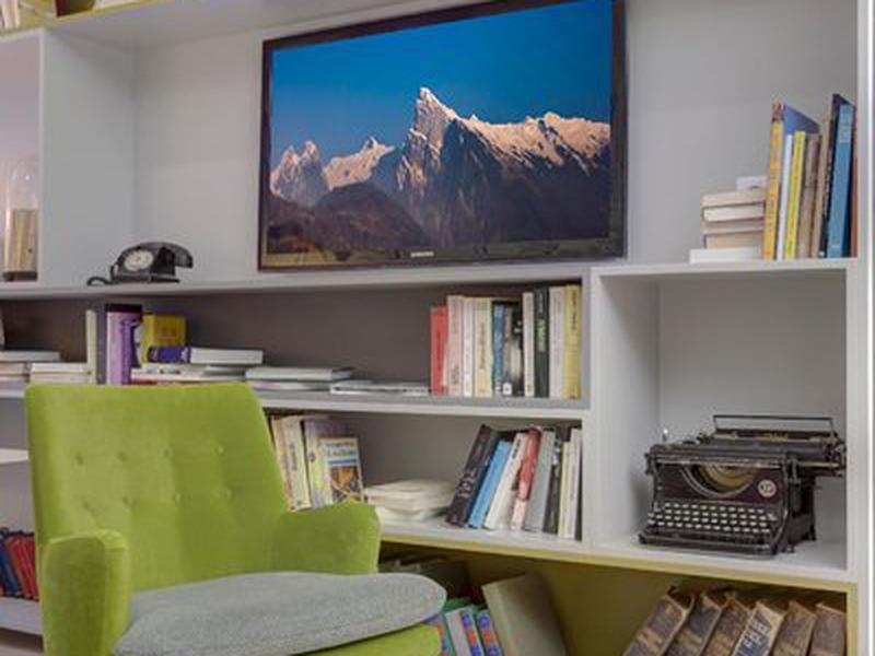 B80A19A760E55ED03A898CEC2B6D174E