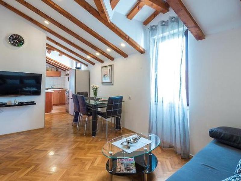 F30AC1443CDED5C561C79C4EB423BED5