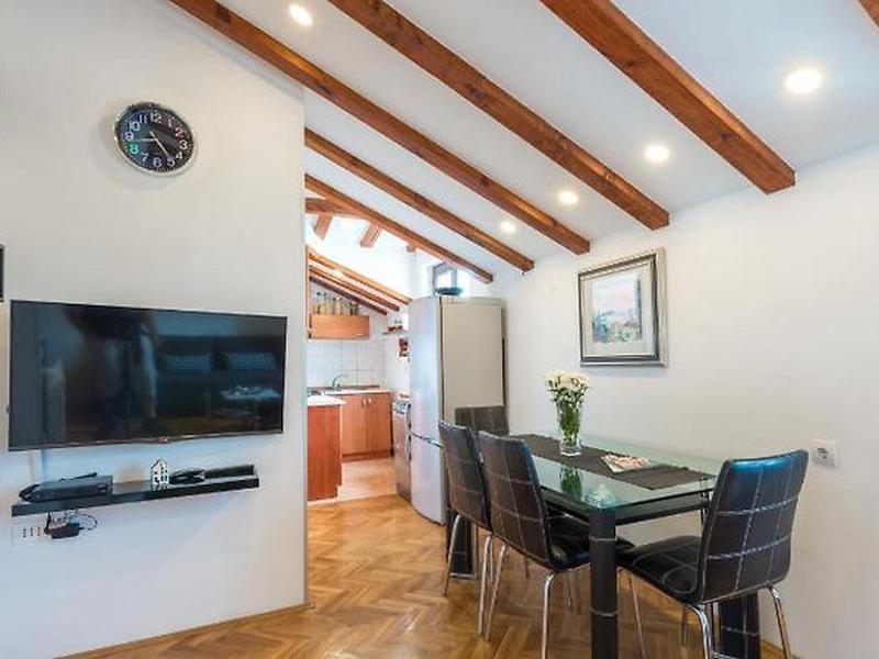 726155F05B4DEF2FC937D906AA41094F