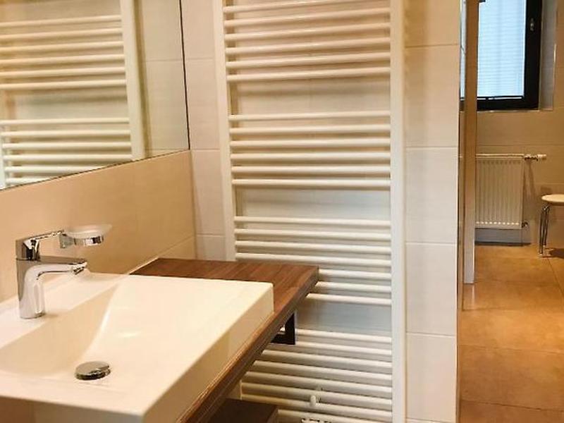 8433DE57AF52BC6A71F389E1BB1E28DC