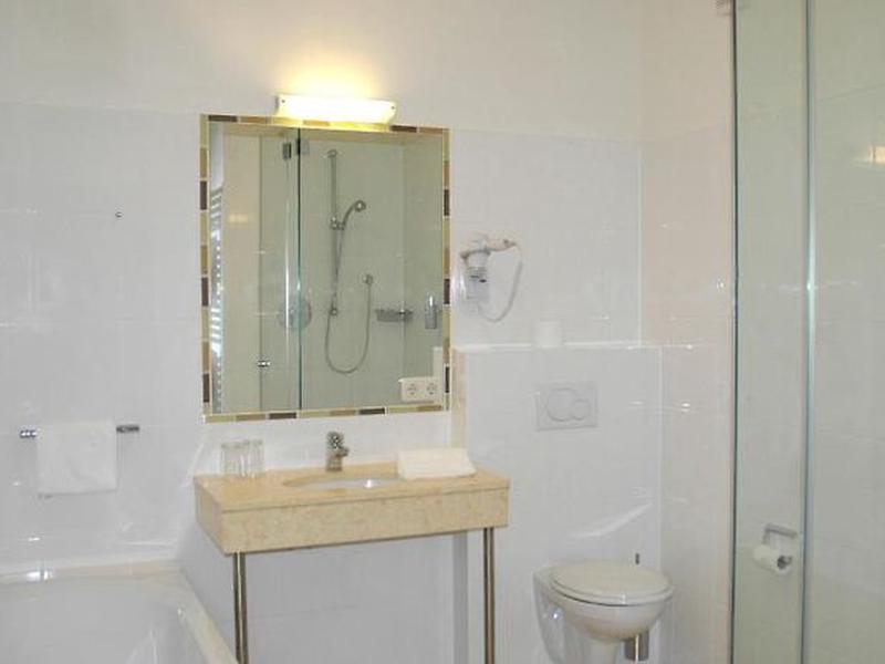 2A3D72FBD8BB042274AEEEED18340A2A