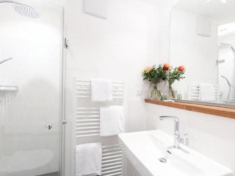 A8D8D63E0F8563C51574F45539EDC3BC