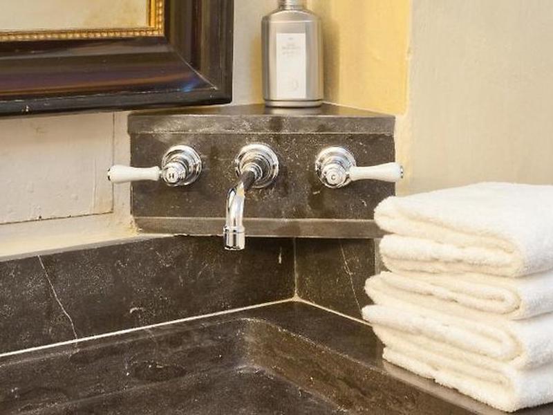 D2E1AAA6A266C0AA80E4B56A06F8967B