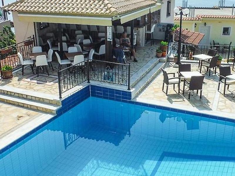 CE3BDDE3FB075792E5BC4FB18686809E