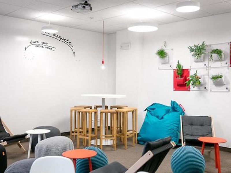 AD3711D3236B0752CD7D58B7B1B4AE6F