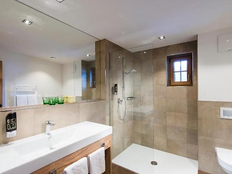 29E797444FC439369DA90F466E92013C