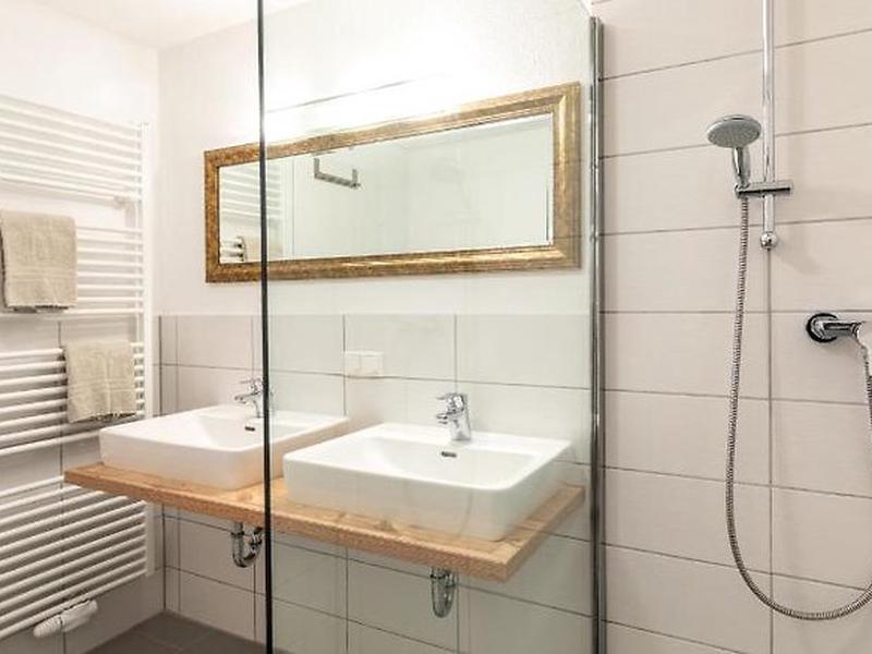 FF71178446D886DA1F4C60E42F82F5E0