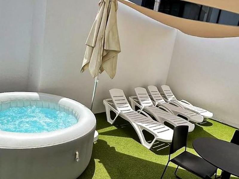 F5FF725F3C0BE1CD25B016FD1924E579