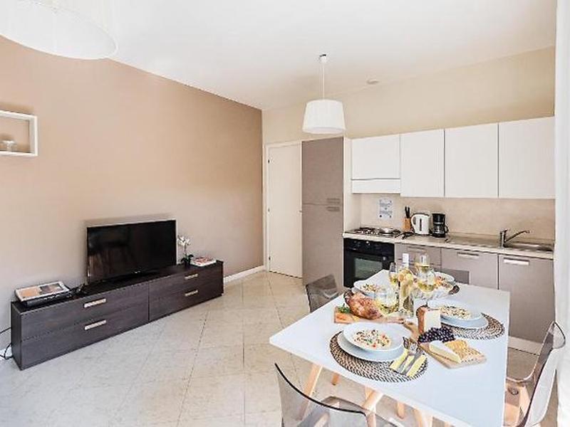 B8F6E7C29477BABC76DAC8684AD5A3DE