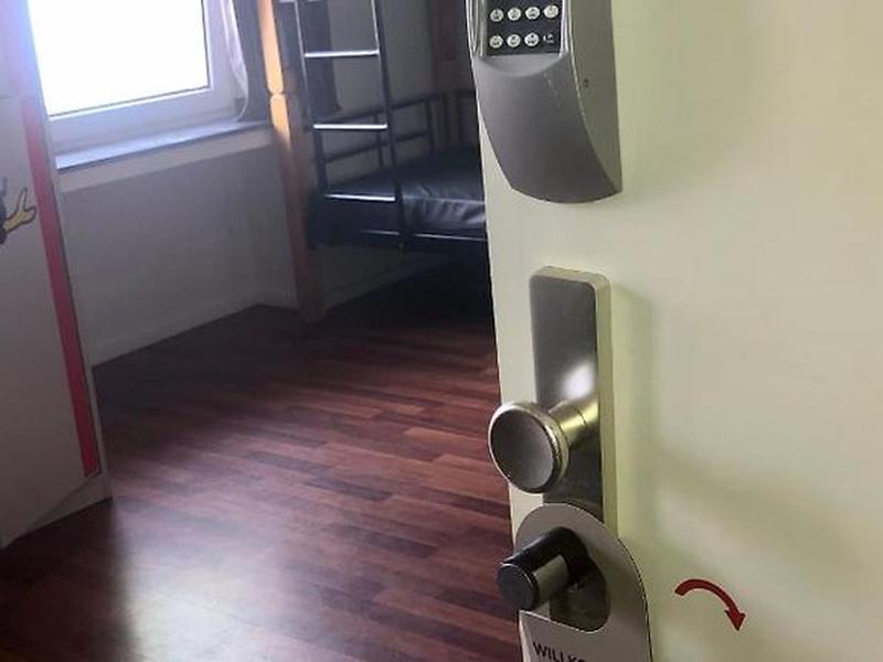 10381512E24FB1AE16FB88468B8724CE