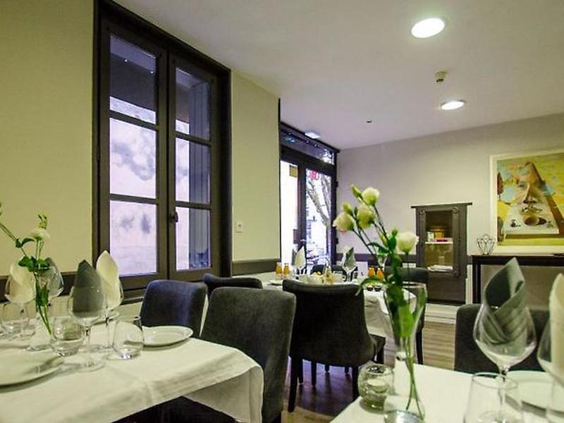 FAA97E858140177A6D7B21868FBB4A4F