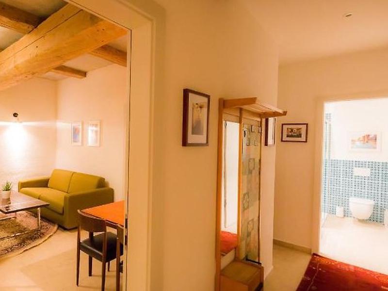 53F6E91FCA09245284E5C4ABE195C8A9