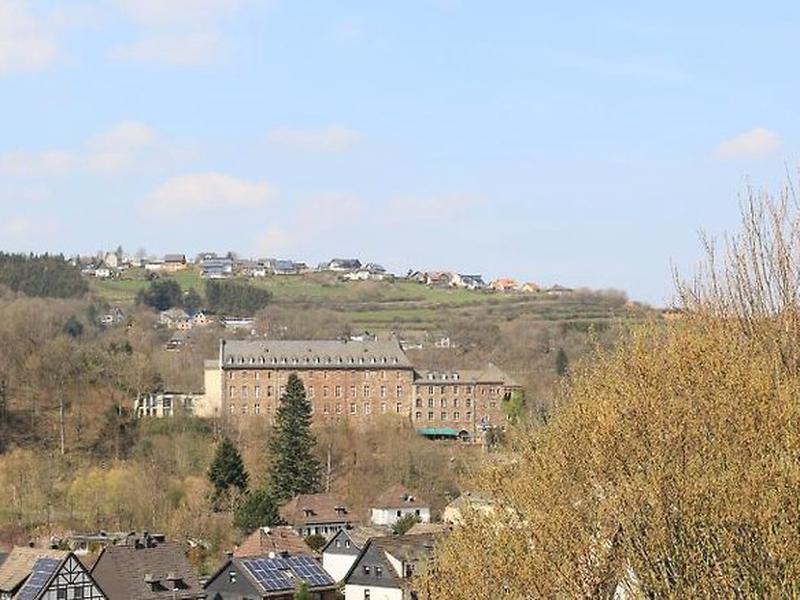 F6A5D2F90C6801206C8803CC25F5DC31