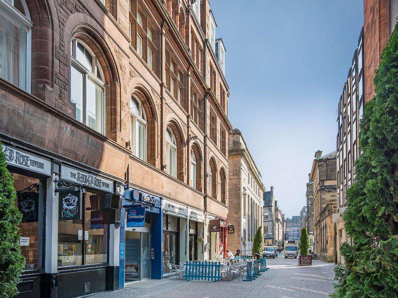 6C2203B8FE01D43921A6F2349109F33F