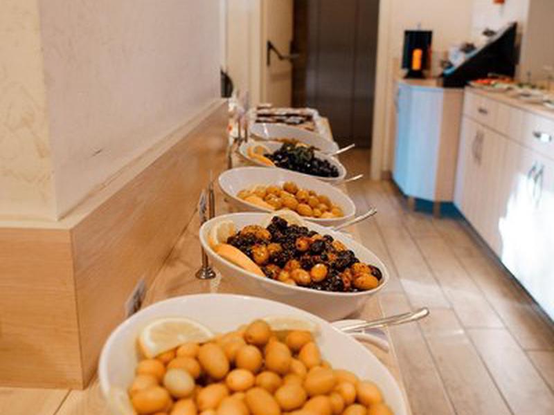 BFEC67C251A47770D6C98AA84B774E47