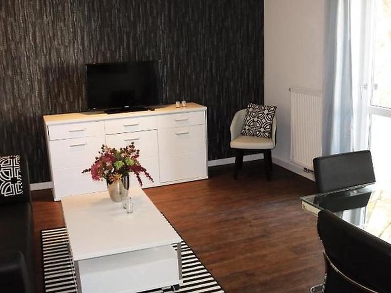 3E8B61487649B089E3D1E8BE19B8E730