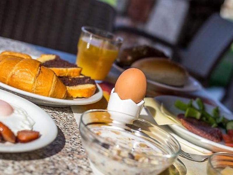 76FFBD7A688E273A57FB004DA2DE609D