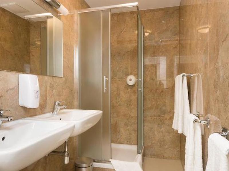 F38FDD4BA28B2380A054690ACF565DDD