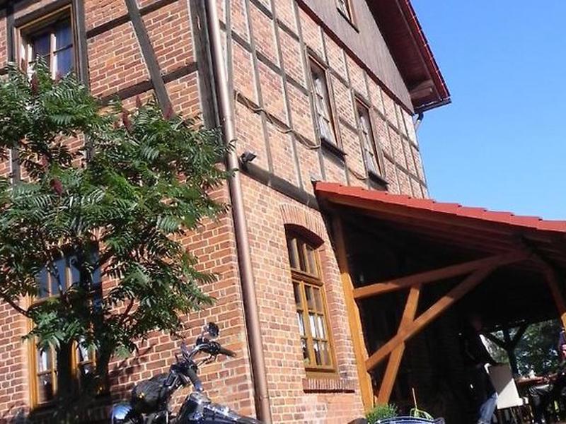 26BEA36189A98DC2A58567D35359EFBD