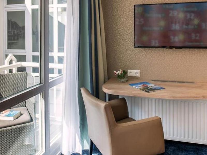 0BA81285C34E5BB37E9ACF83405BEC9C