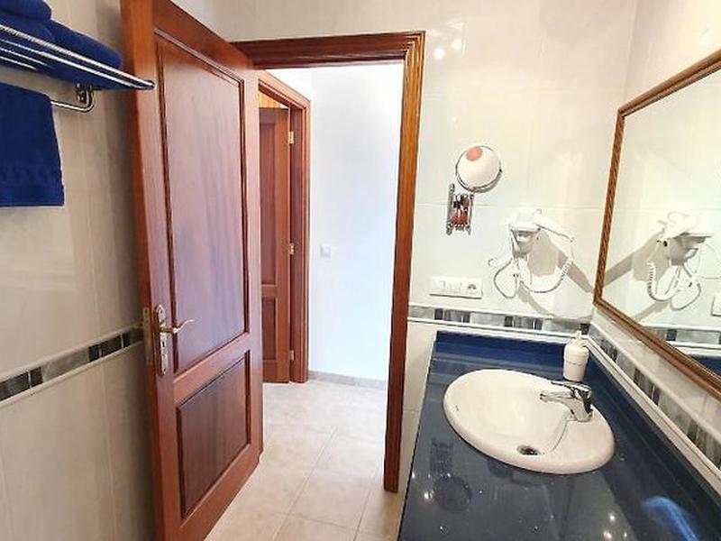 BC9911015414A69A9FD41F8CA8C528FB