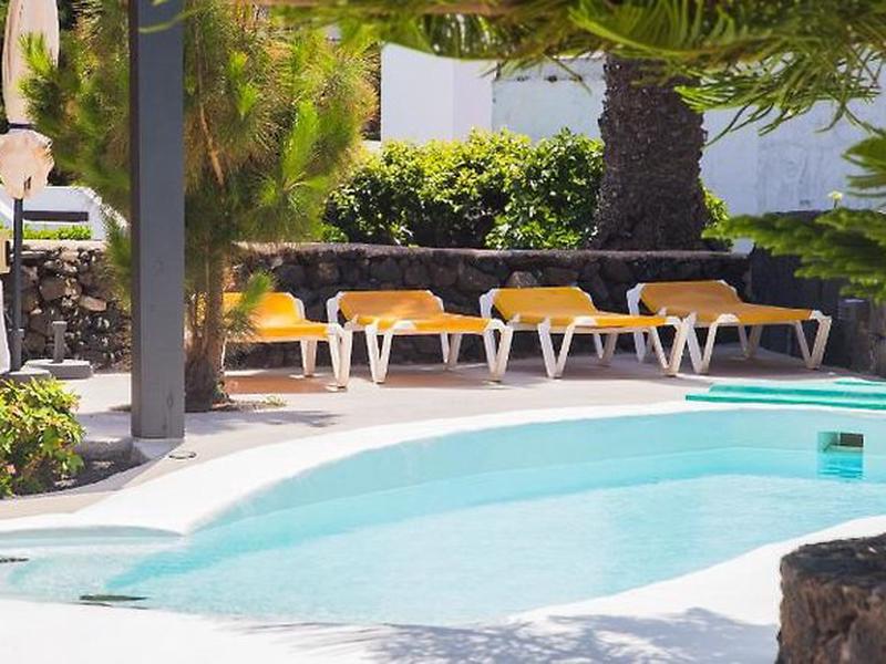 24779EB4CC8B3E4B1A0BDF7FB2B65F9C