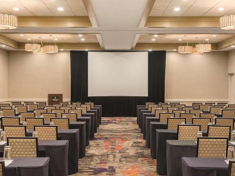 8BC26DEB80EC0F0330A81B6B0EACBA22