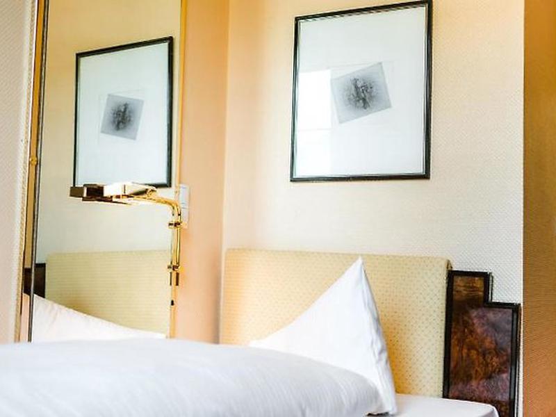 62399CD18C8B3834DEBEA5EEC6ADF06F