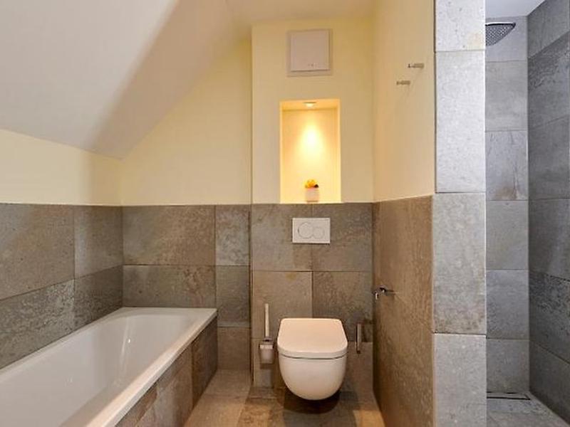 5DA31E4308A91FE957A2474E683B90FD