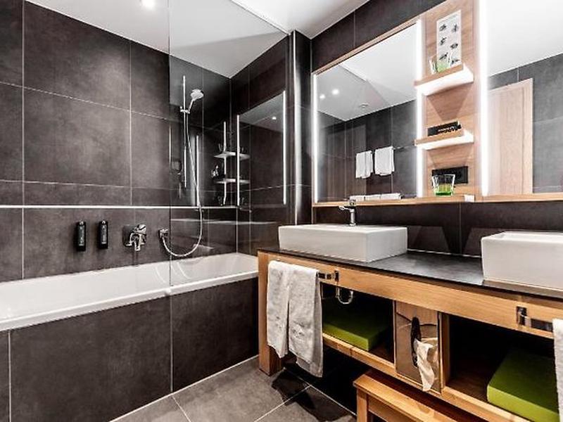 DC968D2B23B774B2370A768F3E3C5F52